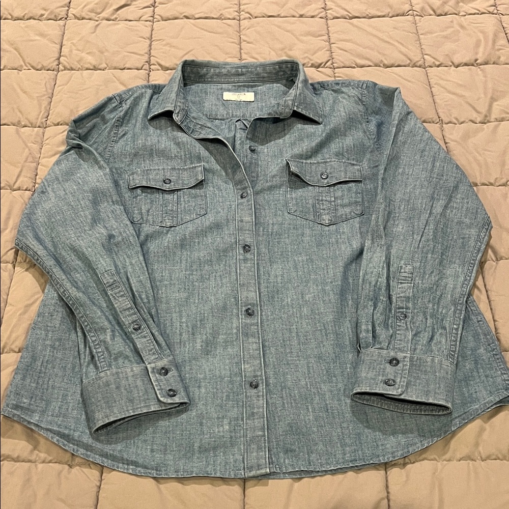 UntuckIt chambray button up, 10